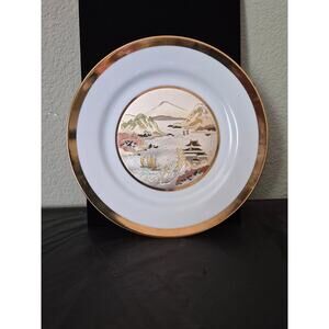 Japanese Chokin porcelain plate featuring a landscape with Mount Fuji,  24k gold